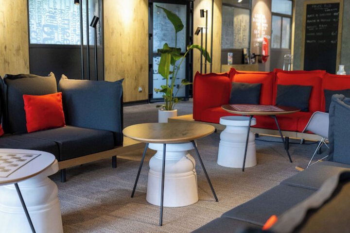 Lounge 95 of 119