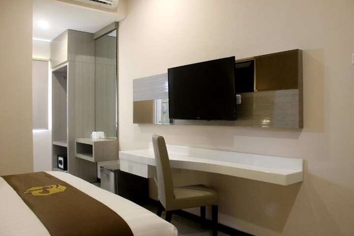 Room 21 of 37