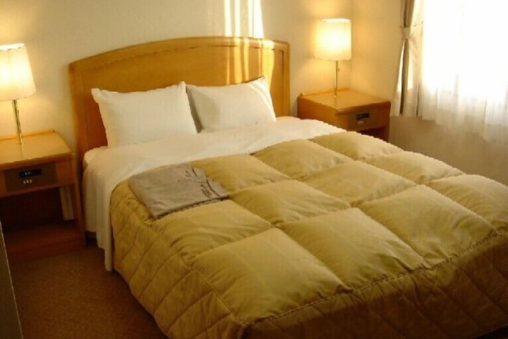 Room 2 of 42