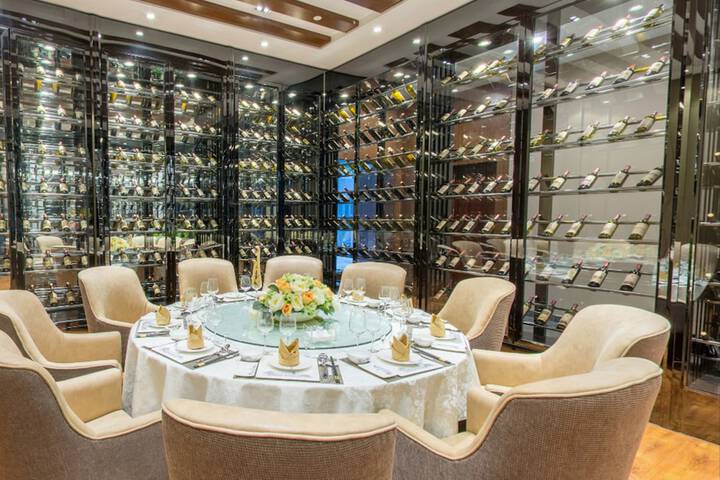 Dining 14 of 17
