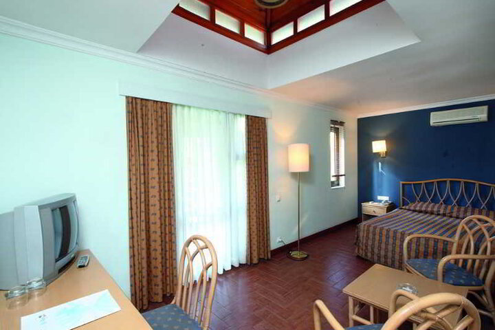 Room 12 of 19