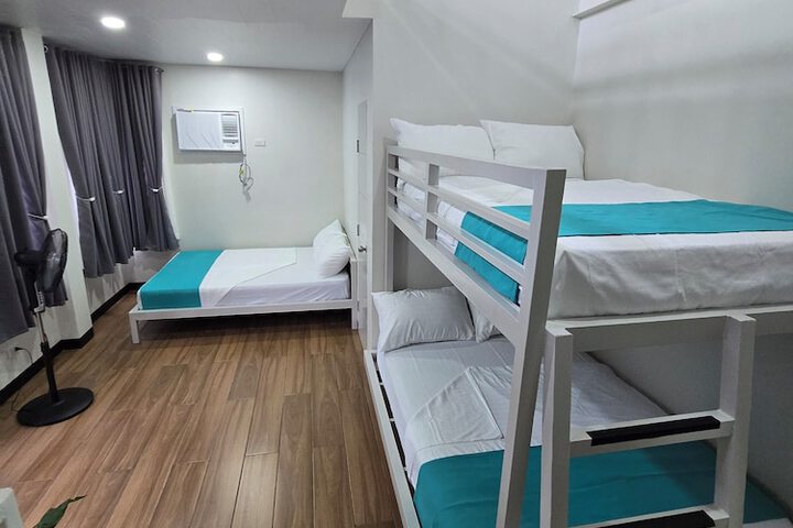 Room 10 of 26