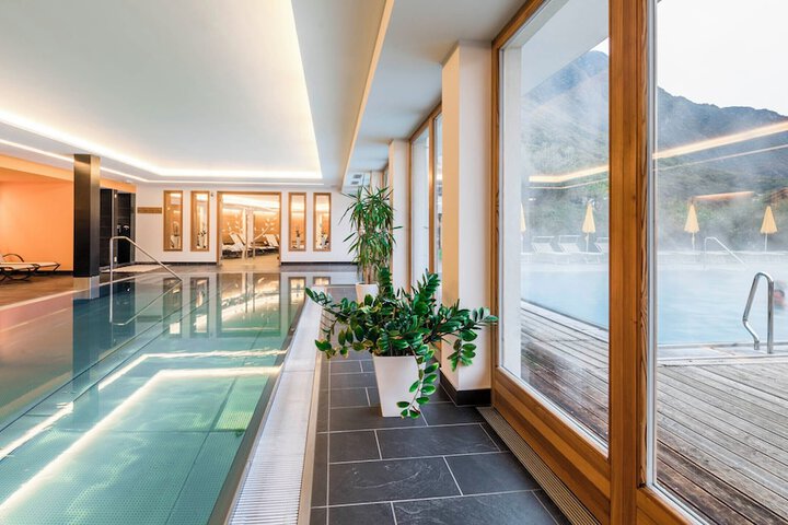 Pool 28 of 61