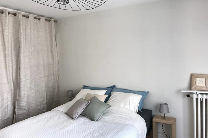 Room 5 of 14