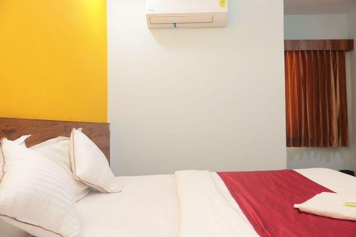 Room 8 of 18