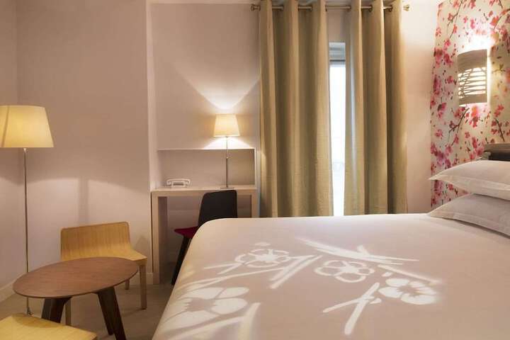 Room 35 of 106