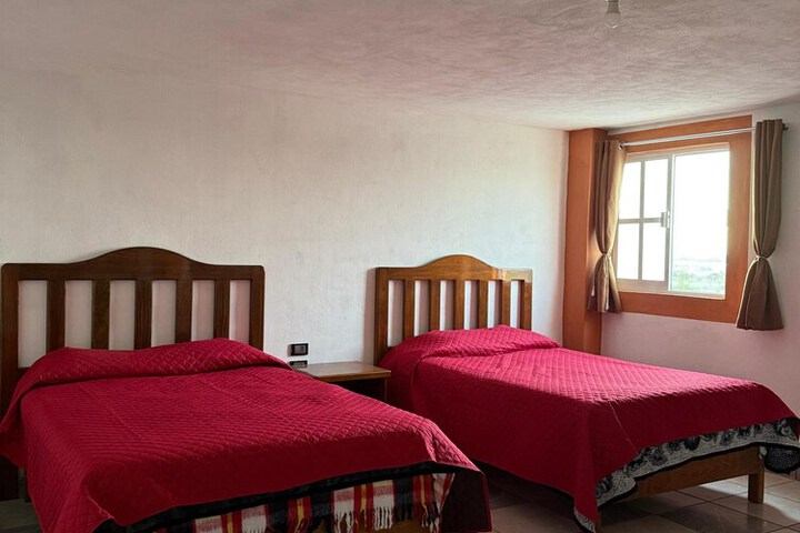 Room 6 of 27