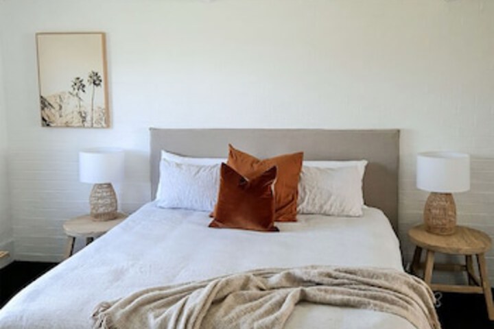 Room 16 of 120