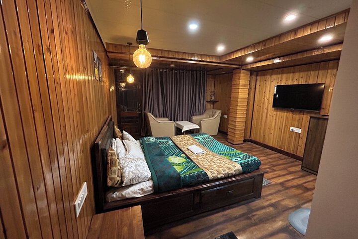Room 4 of 11