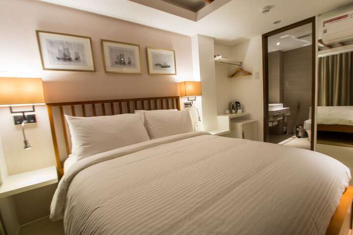 Room 4 of 49