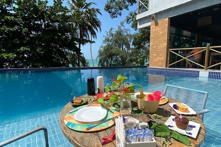 Hotel with Pool