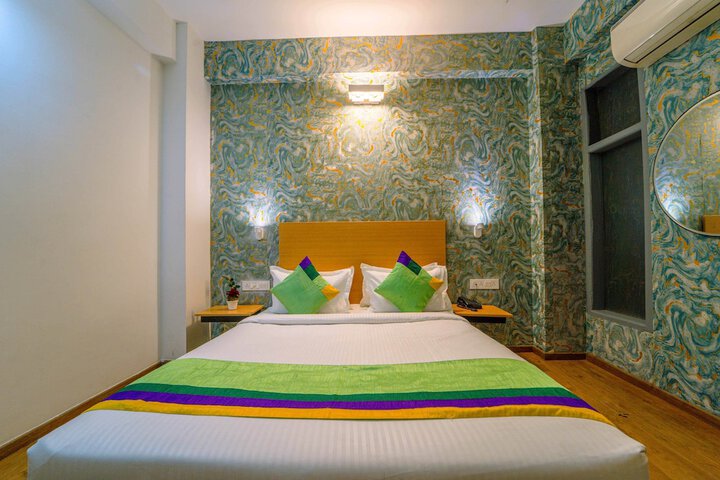 Room 21 of 34