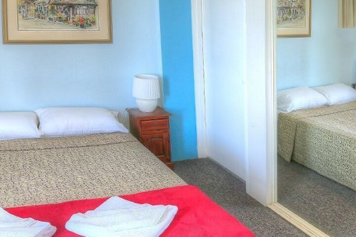 Room 2 of 180