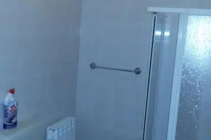 Room 8 of 13