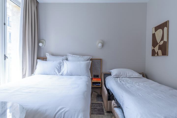 Room 93 of 158