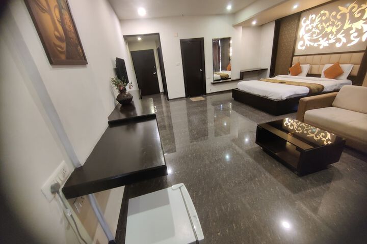Room 15 of 15