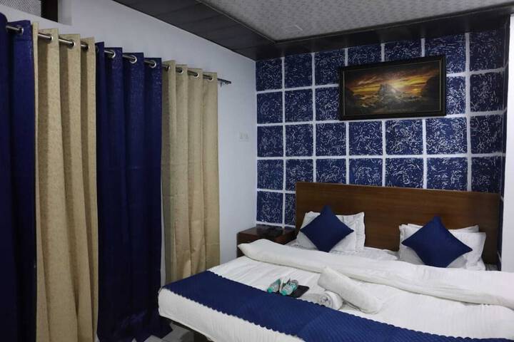 Hotel Everest Highland by Krishiv