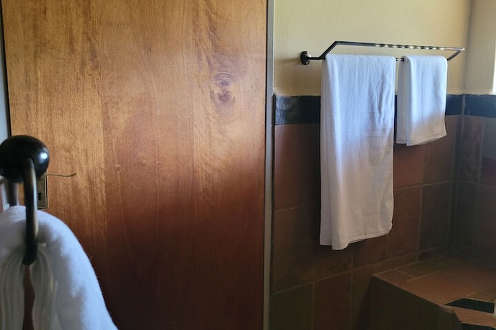 Room 52 of 80