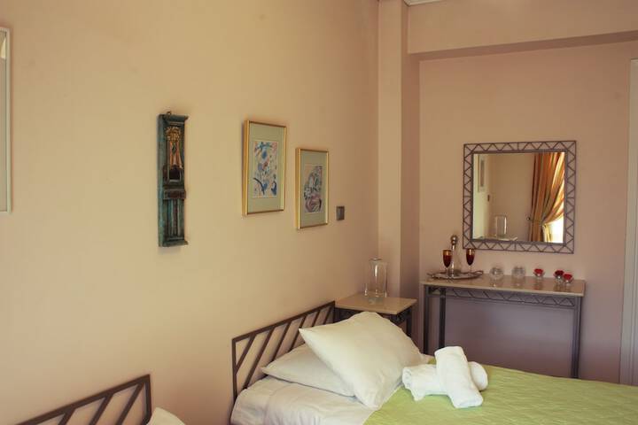 Room 7 of 34