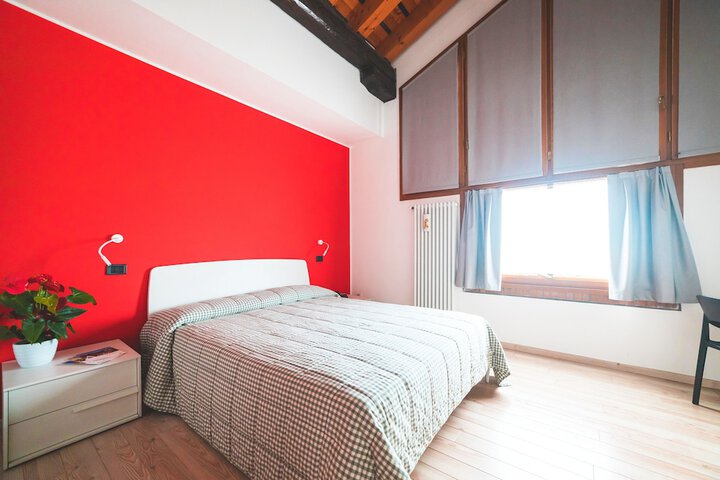 Room 15 of 40