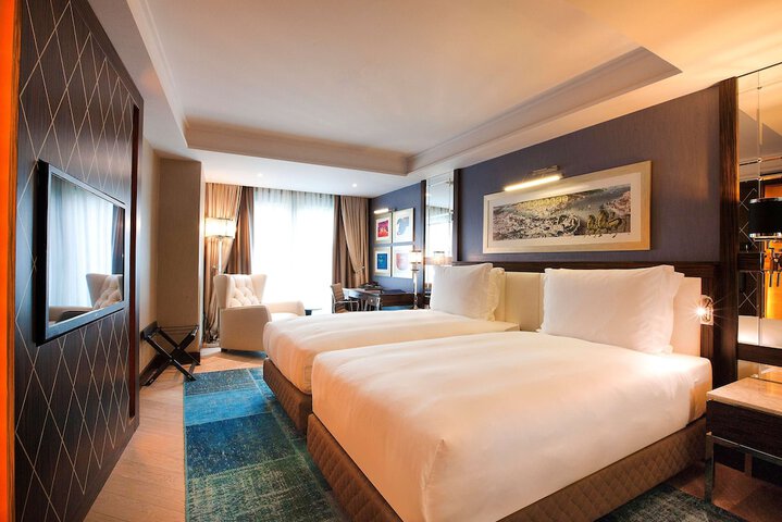 Room 32 of 182