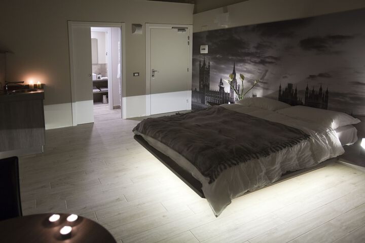 Room 27 of 71