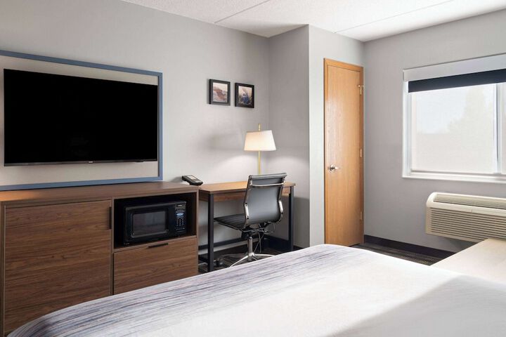 2 Queen Beds (4 of 14)