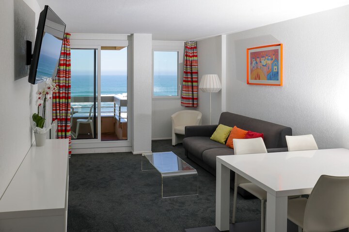 Room 28 of 47