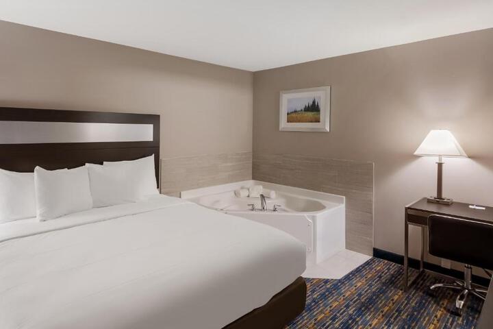 1 King Bed (1 of 16)