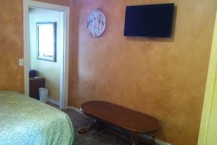 Room 11 of 26