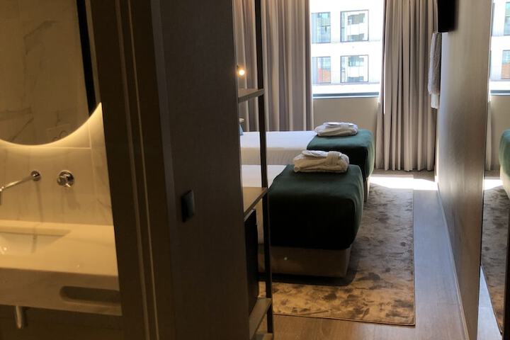 Room 10 of 34