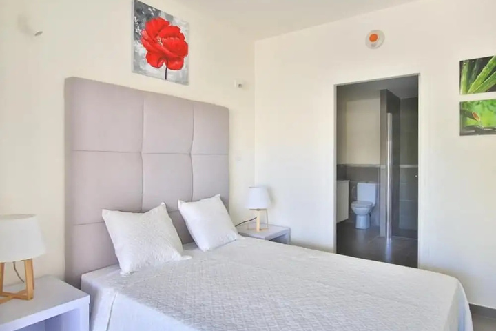 Room 3 of 7