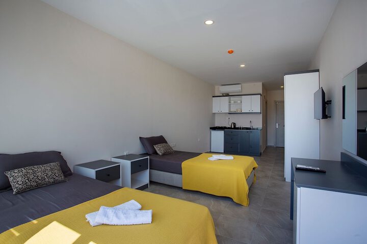 Room 6 of 34