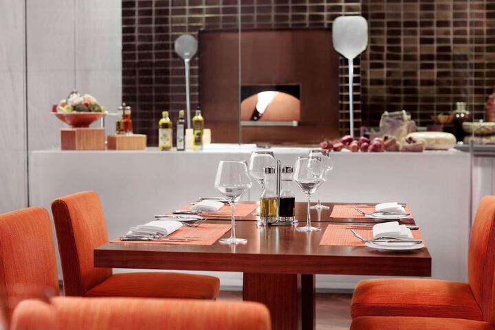 Dining 81 of 131