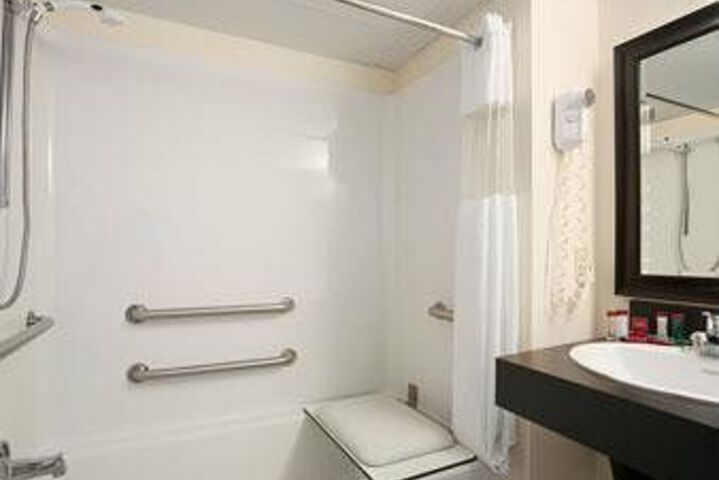 Room 3 of 16