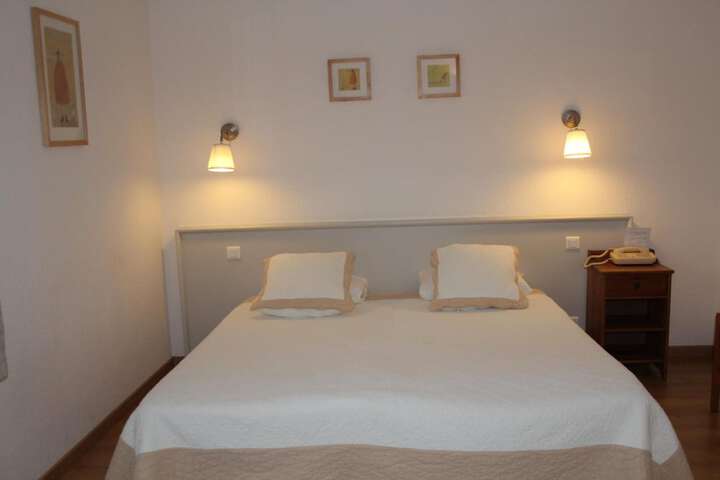 Room 21 of 38
