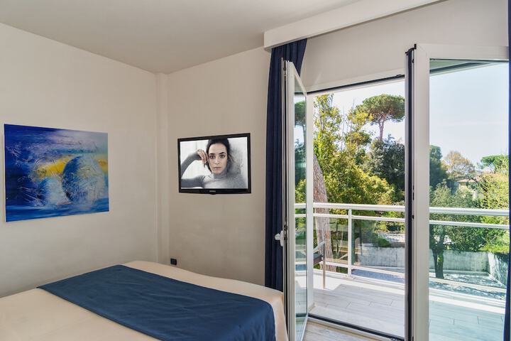 Room 14 of 31