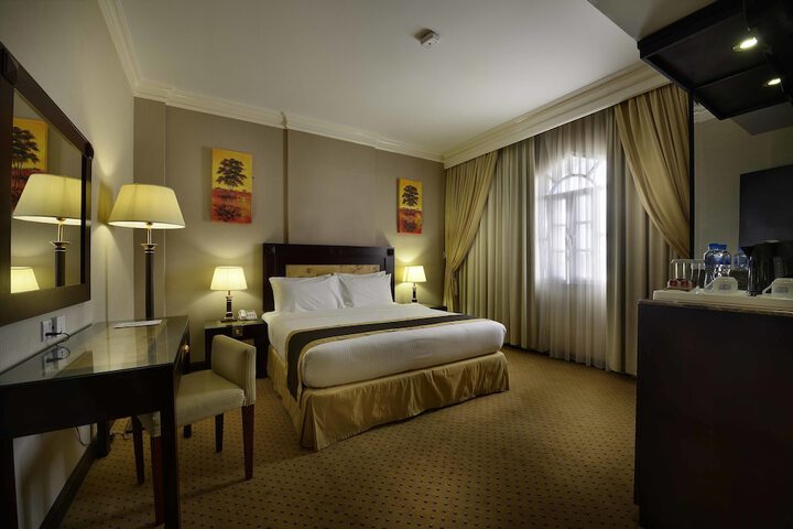 Room 5 of 49
