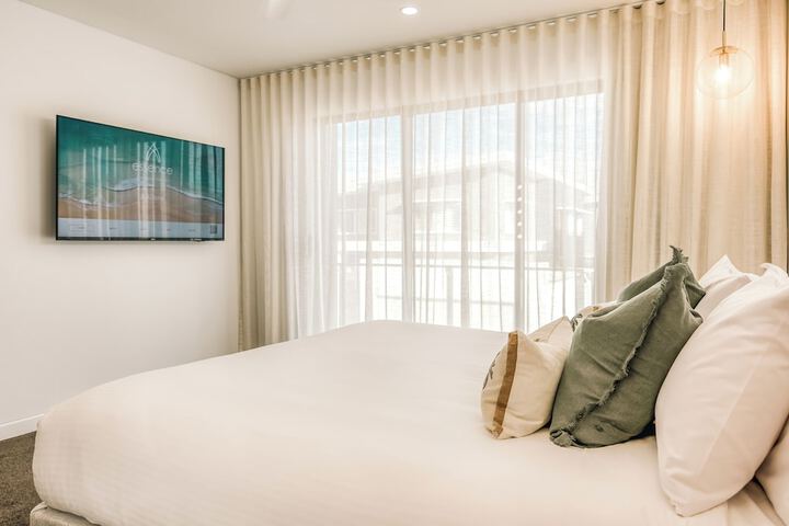 Room 32 of 193