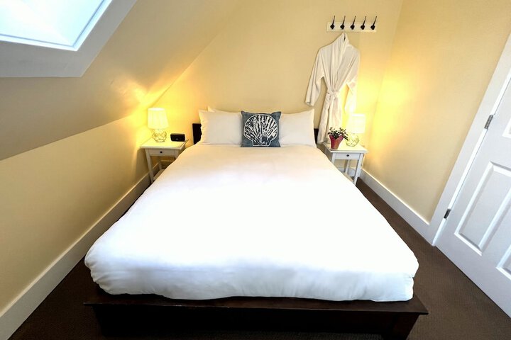 Room 3 of 80