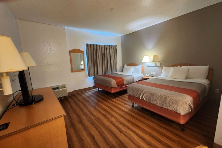 Room 17 of 32