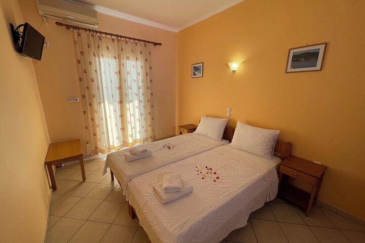 Room 38 of 145