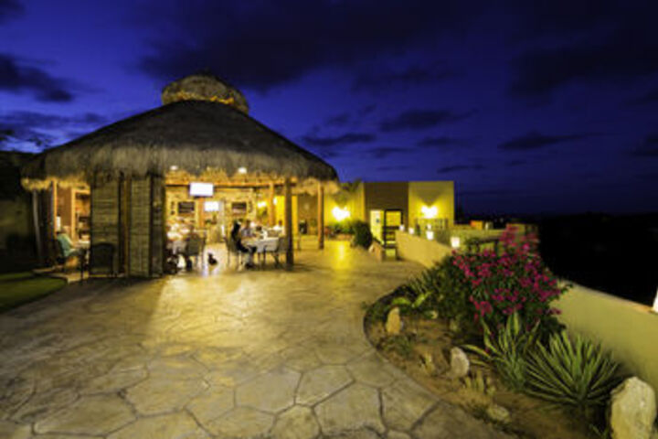 Hotel Exterior 2 of 16