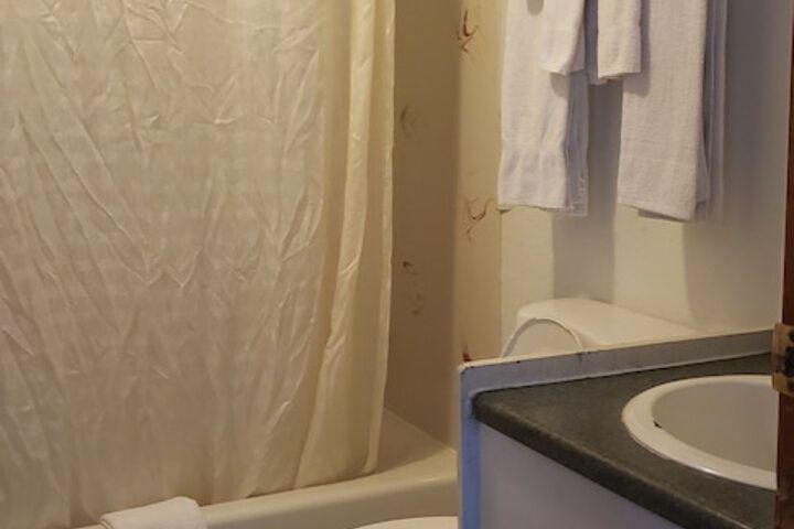Room 18 of 33