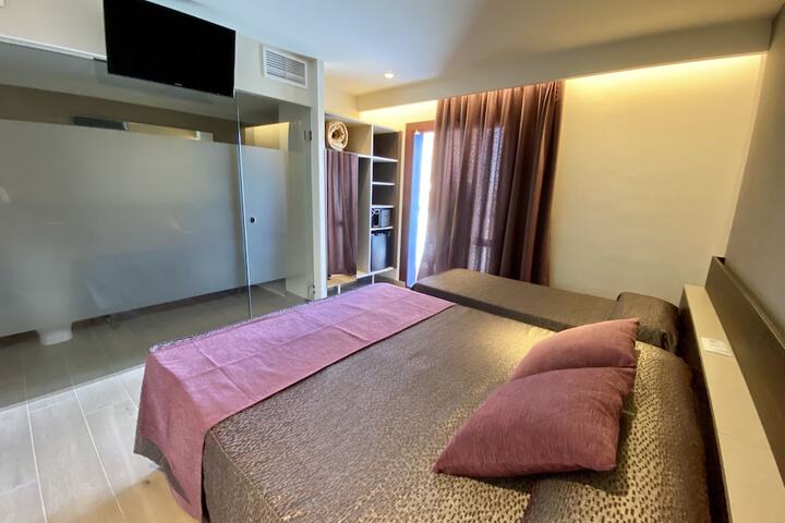 Room 26 of 62