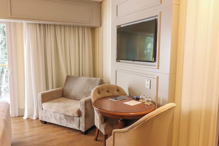 Room 42 of 108