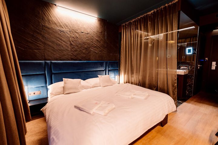 Room 17 of 59