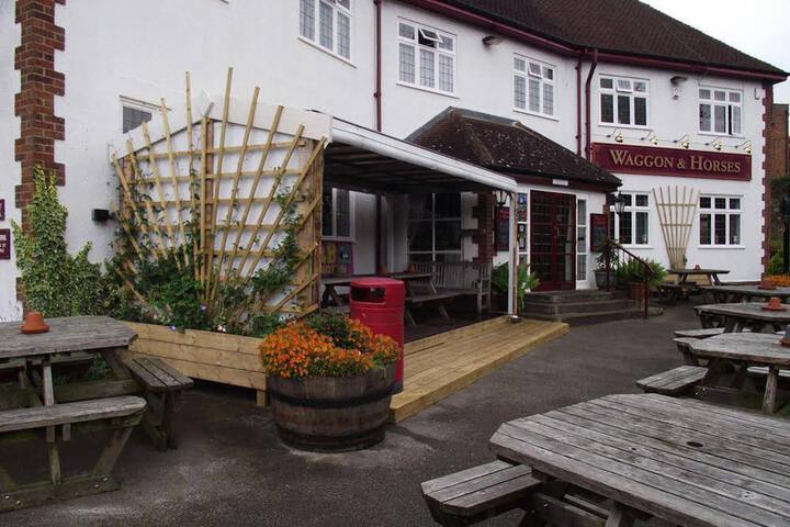 WAGGON & HORSES