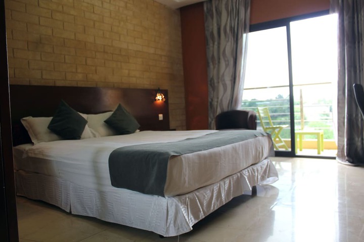 Room 10 of 47