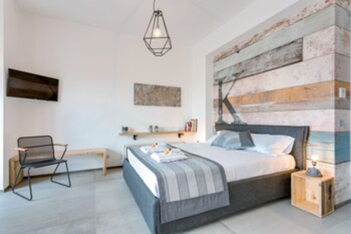 Room 55 of 270